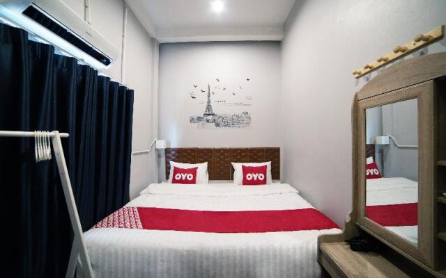 Lemon Siam Hostel by OYO Rooms