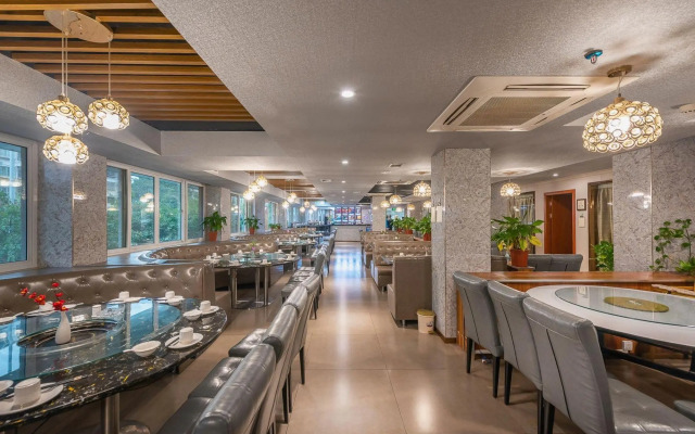 Days Inn by Wyndham Business Place Guilin Yishun