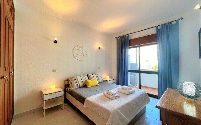 Albufeira Classic 1 With Pool by Homing