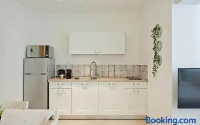 Sun Bay Studio Apartments