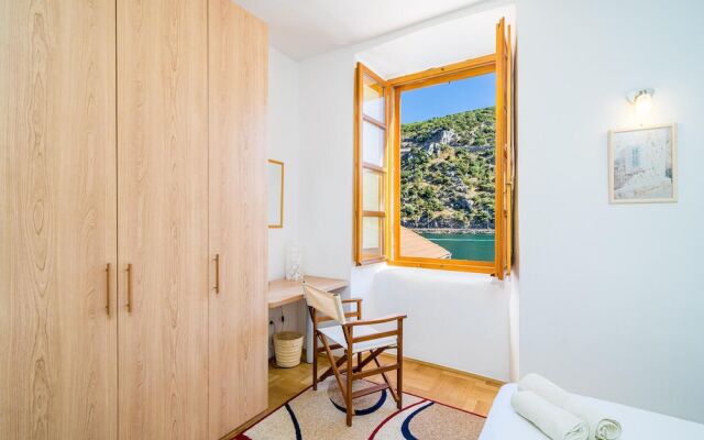 Amazing Apartment in Donje Obuljeno With Wifi and 2 Bedrooms