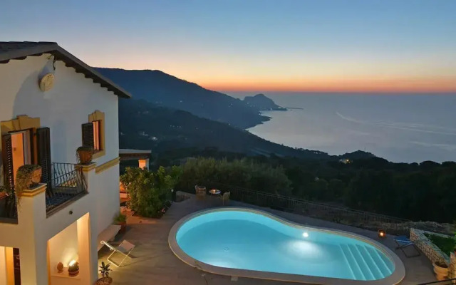 Villa Il Basto 8 in Cefal