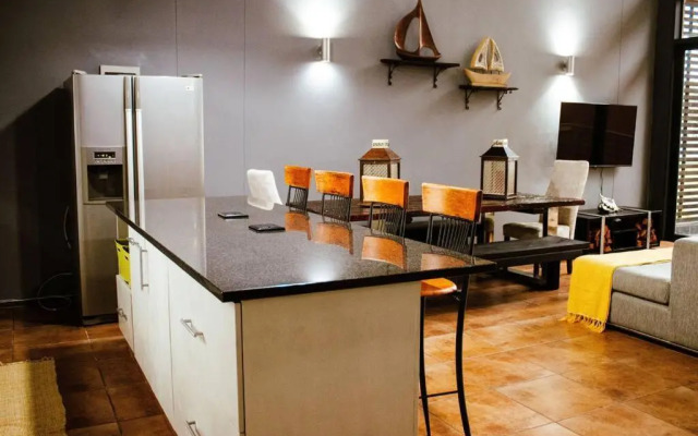 6 sleeper Luxury Condo-loft @ Point Waterfront