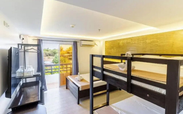 Spotlight Hotel near Hundred Islands wharf