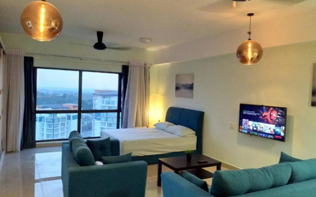 HB1614 ,Cyberjaya, Lake view, WiFi, Netflix, Free Parking, Gym, Swimming Pool, Basket Ball Court, Family play area – Guest Rooms – Cyberjaya