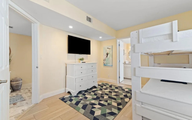 Seaspray East 825-gulf Front