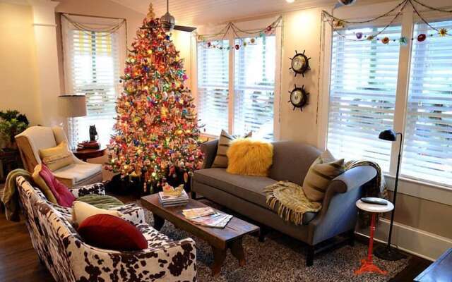 Rehoboth Guest House - Adults only