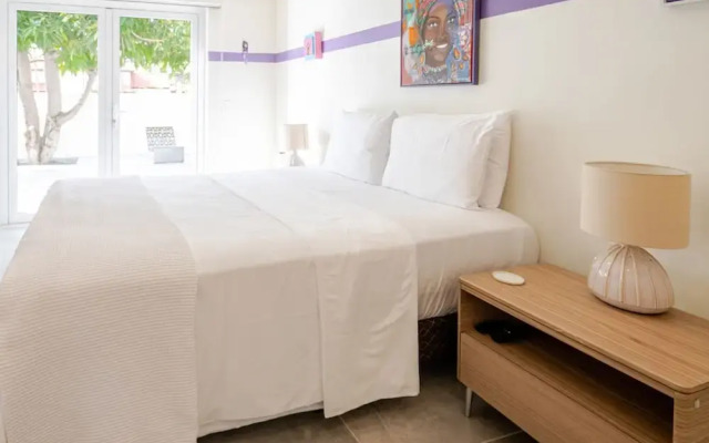 Modern Trestrapi Beach Villa 8 bed 8 Bath 2 Pools