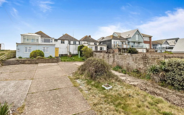 The Coastal Crab - Family-friendly Three-bed Beach House in Pevensey
