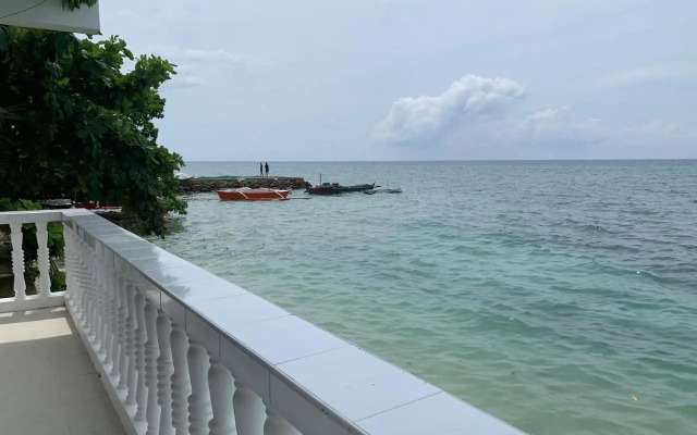LUNA OSLOB TRAVELLERS INN - Beach Front
