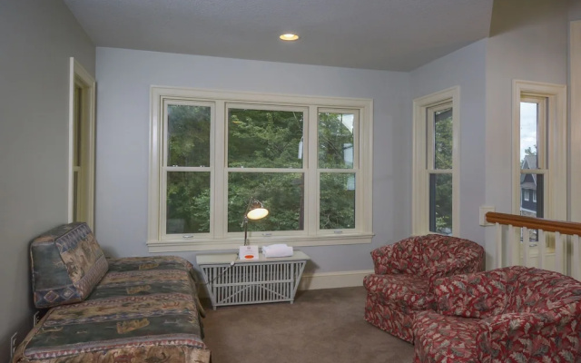 All About the View 4 Bedroom House