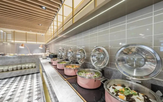 Shanghai Pudong Airport Chuansha Subway Station Atour Hotel