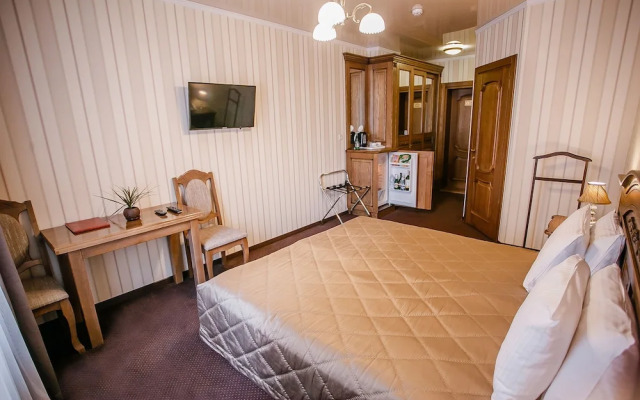 Отель «Аристократ»