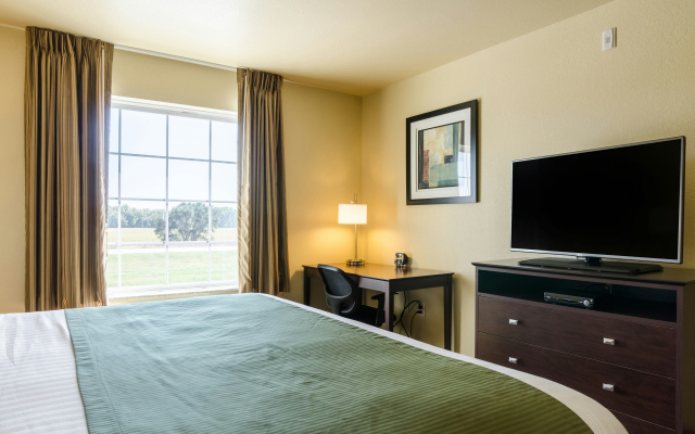 Cobblestone Inn & Suites - Cambridge