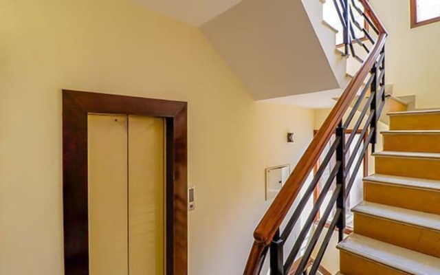Fabhotel Imperial Inn