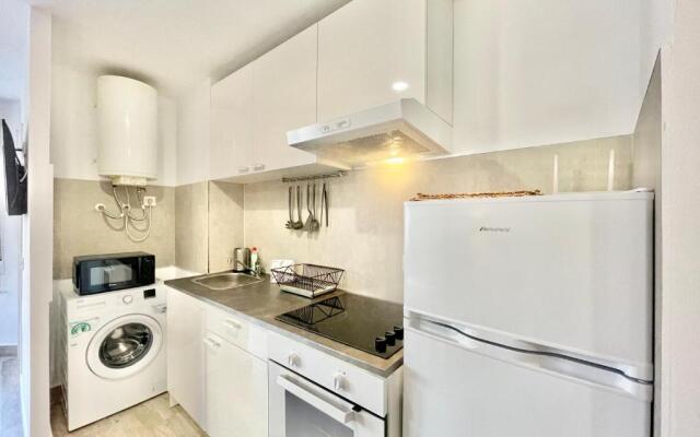 Arias Maldonado 250m of beach