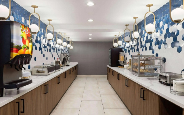 La Quinta Inn & Suites by Wyndham Yakima Downtown
