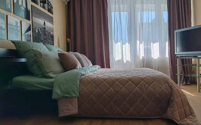 Ирэн Апарт на Генерала Тюленева