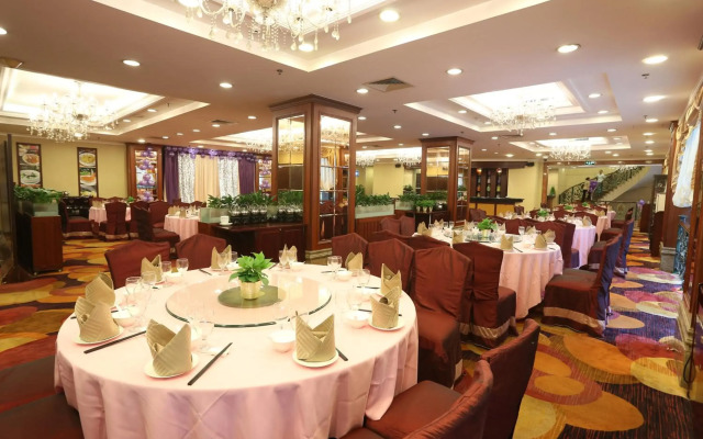 Grand Palace Hotel