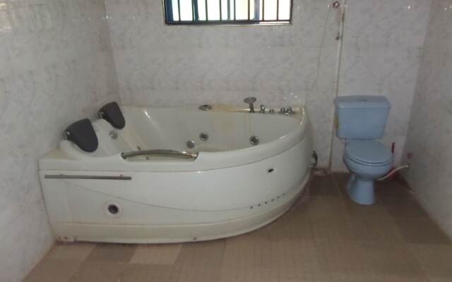 Keblat Hotel  Suites