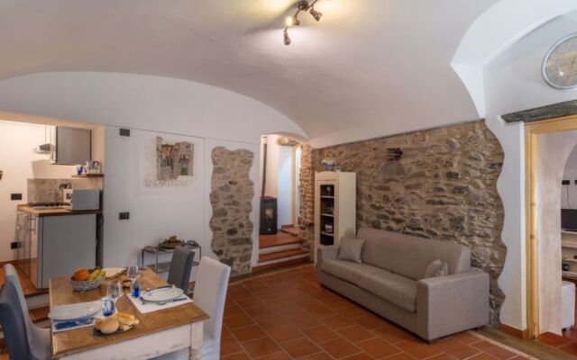 Apartment Adelasia Cisano sul Neva