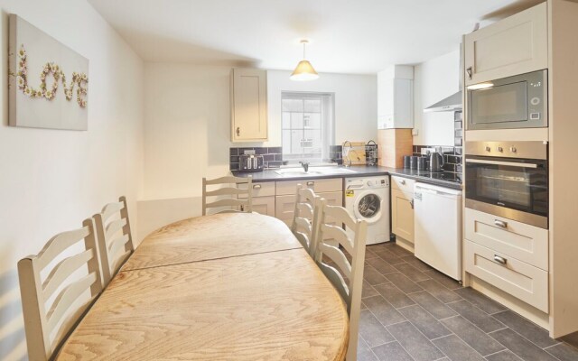 Host   Stay   Apartment 5  Skinningrove