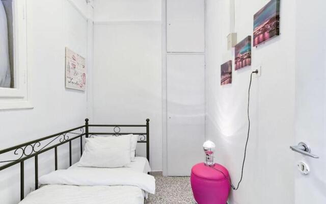 4BDR Amazing Spacious full Apt in Plaka (and Netflix)