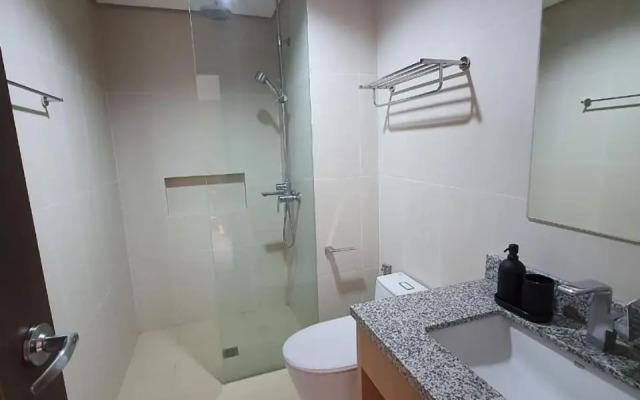 A condo with lake view near Highlands Steakhouse