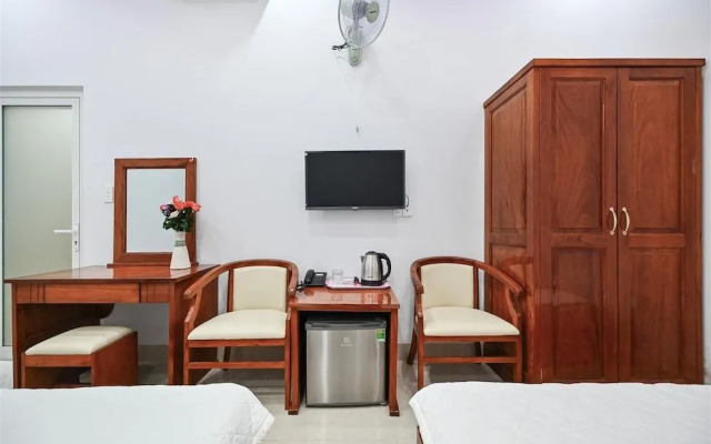 Paradise Hotel