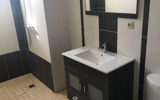 Spacious Comfortable Villa Ref T72024