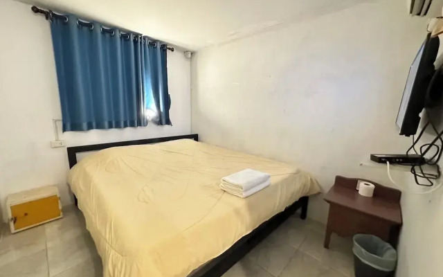 OYO 75472 GOTUM Hostel 2 & Money Exchange