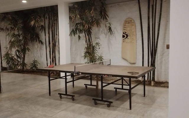 drivethru Hostel Polhena