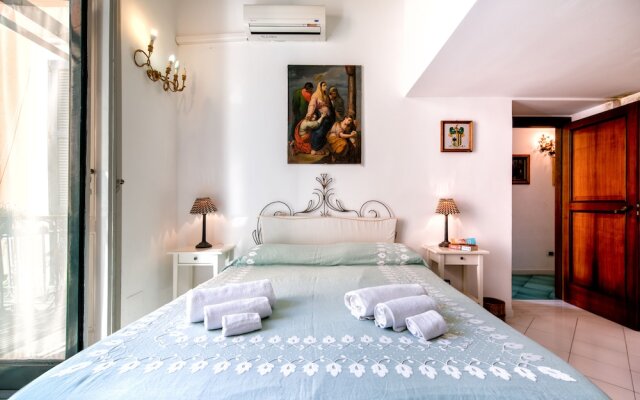 Upscale Central Amalfi Apartment In 19th-century Building