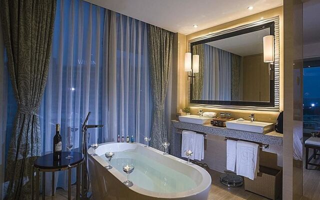 Hainan Greentown Blue Bay Resort，