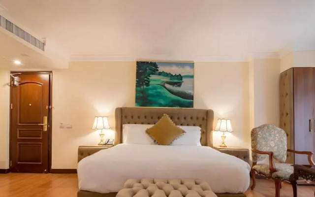 The Grand Palace Hotel