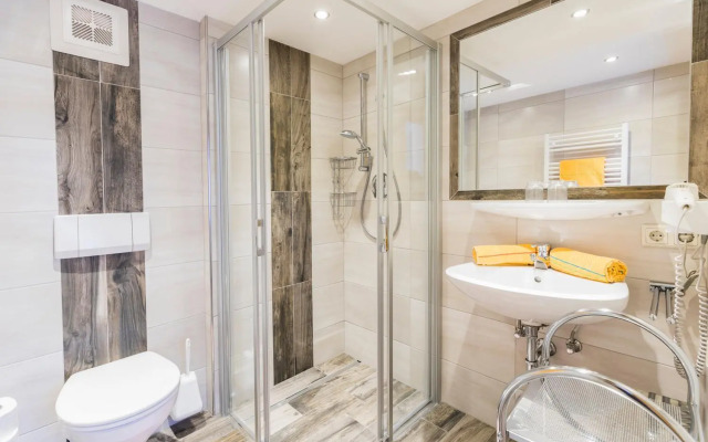 Bauernhof Vorderklinglhub &Landhaus Olga