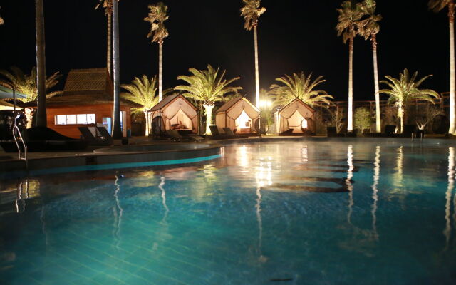 Luston Villa & Hotel