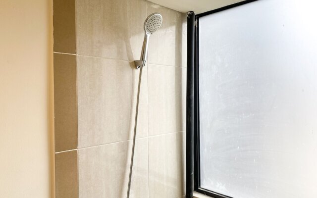 Comfort Stay 2Br Meikarta Apartment