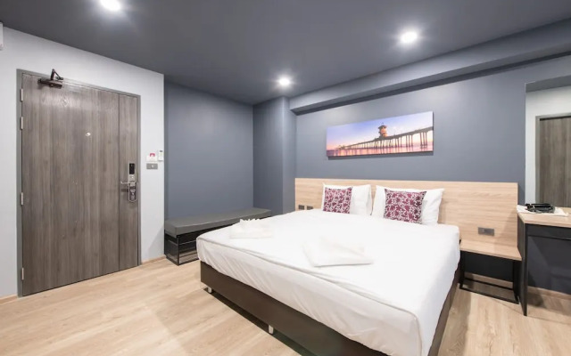 Oblique Apartment
