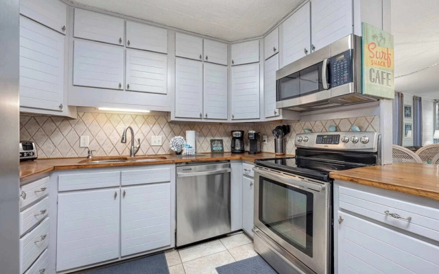 The Condor - Stay for 6