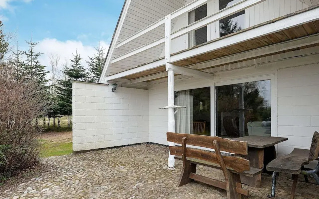 10 Person Holiday Home in Fur