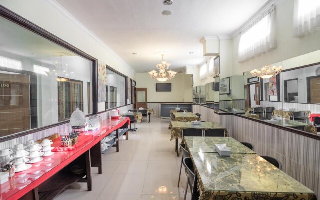 RedDoorz Syariah near Taman Rimba Zoo Jambi