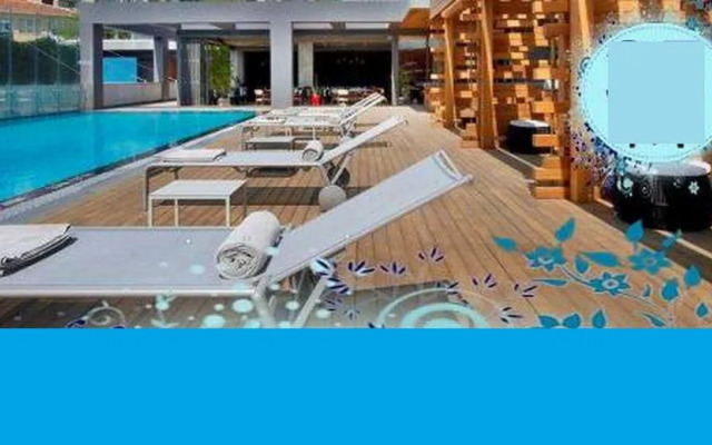 Отель Holiday Village