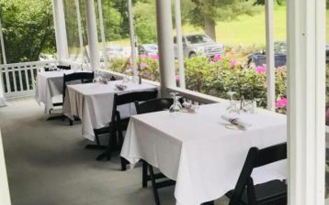 Woodbound Inn