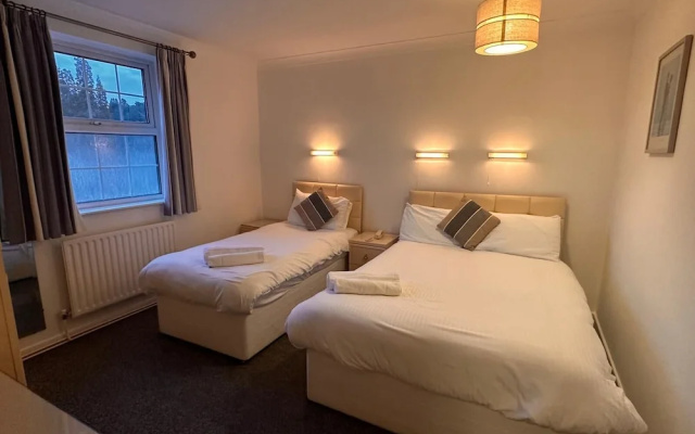 Pine Lodge Hotel & Restaurant Mansfield