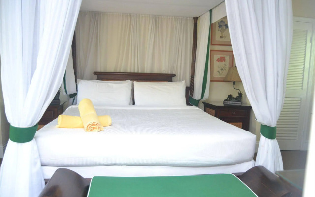 La Casa A North Beach Village Resort Hotel
