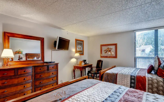 Mountain Plaza at Center Village by Copper Mountain Lodging