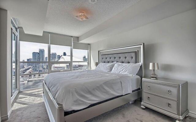 QuickStay - Luxury Condo (CN Tower View)