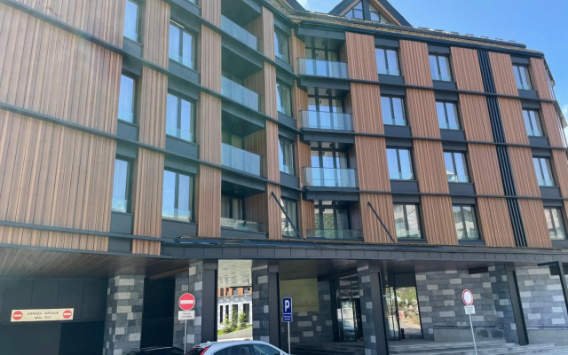 Woodside 430 Apartment