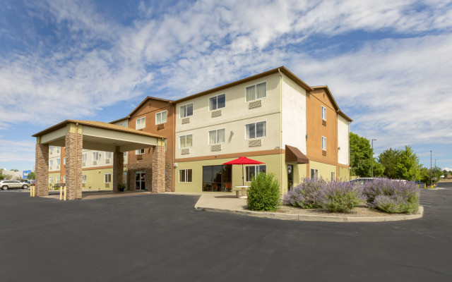 Best Western Plus The Four Corners Inn
